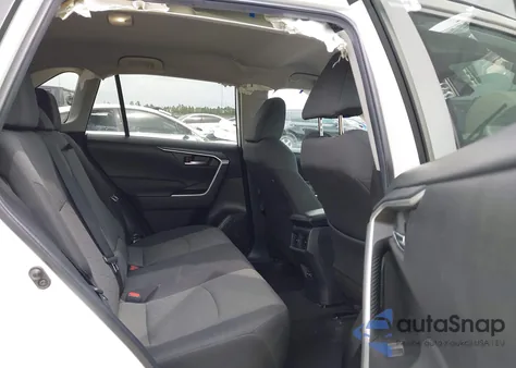 2022 Toyota Rav4 Xle z USA, uszkodzony, nr VIN 2T3P1RFV6NC268137